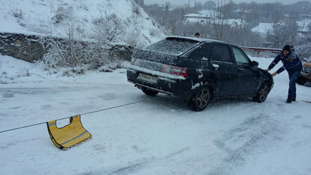 Спасатели «КРЫМ-СПАС» продолжают оперативно оказывать помощь автомобилистам - «МЧС» Спасатели «КРЫМ-СПАС» продолжают оперативно оказывать помощь автомобилистам - «МЧС»