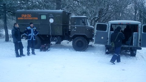 Спасатели Симферопольского отряда «КРЫМ-СПАС» оперативно оказали помощь пострадавшей во время катания на санках девочке - «МЧС» Спасатели Симферопольского отряда «КРЫМ-СПАС» оперативно оказали помощь пострадавшей во время катания на санках девочке - «МЧС»