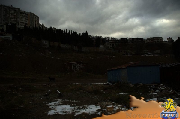 Муниципальные службы Ялты приступили к сносу незаконных гаражей на участке, отведенном под новую школу (ФОТО) - «Туризм Крыма»