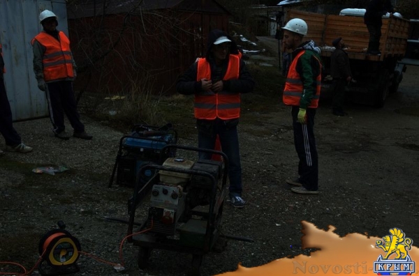 Муниципальные службы Ялты приступили к сносу незаконных гаражей на участке, отведенном под новую школу (ФОТО) - «Туризм Крыма»