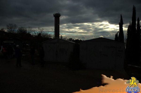 Муниципальные службы Ялты приступили к сносу незаконных гаражей на участке, отведенном под новую школу (ФОТО) - «Туризм Крыма»