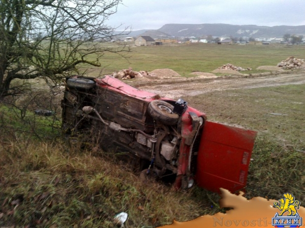В Крыму "Жигули" опрокинулись в кювет: водителя увезли на "скорой" (ФОТО) - «Симферополь»