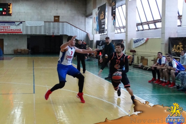 Ялтинские баскетболисты победили чемпионов Крыма и закрепились на первом месте в нынешнем республиканском сезоне (ФОТО) - «Общество Крыма»