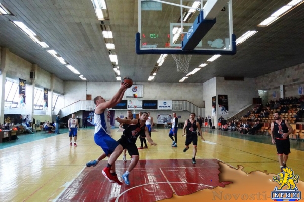Ялтинские баскетболисты победили чемпионов Крыма и закрепились на первом месте в нынешнем республиканском сезоне (ФОТО) - «Общество Крыма»