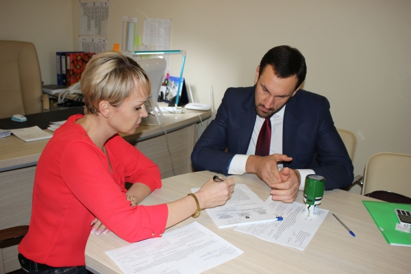 До конца 2016 года документы для Госкомрегистра начнут принимать ещё в 90 окнах МФЦ и их территориальных обособленных структурных подразделениях - «Госкомрегистр»