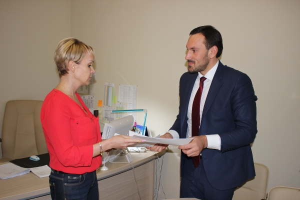 До конца 2016 года документы для Госкомрегистра начнут принимать ещё в 90 окнах МФЦ и их территориальных обособленных структурных подразделениях - «Госкомрегистр»