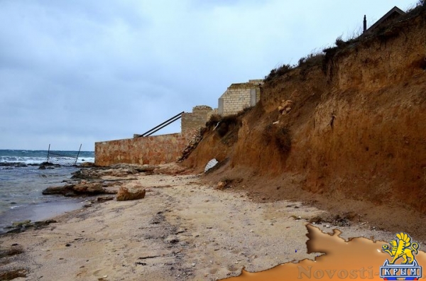 Прокуратура настояла на сносе забора крымского экс-депутата Мальчикова, преграждающего путь к морю в Оленевке (ФОТО) - «Политика Крыма»