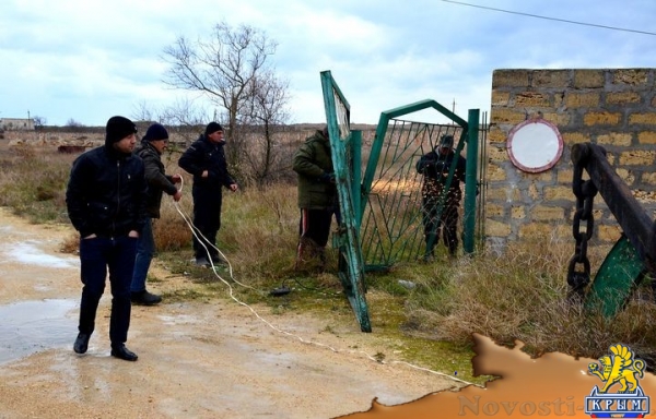 Прокуратура настояла на сносе забора крымского экс-депутата Мальчикова, преграждающего путь к морю в Оленевке (ФОТО) - «Политика Крыма»
