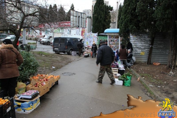 В Ялте прошла продуктовая ярмарка в грязи - «Новости Крыма»