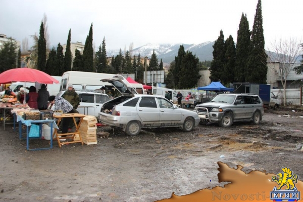 В Ялте прошла продуктовая ярмарка в грязи - «Новости Крыма»