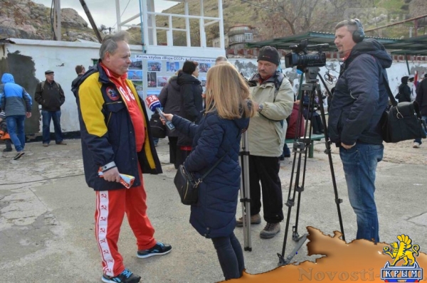 В Севастополе состоялось открытие очередного сезона зимнего плавания  - «Общество»