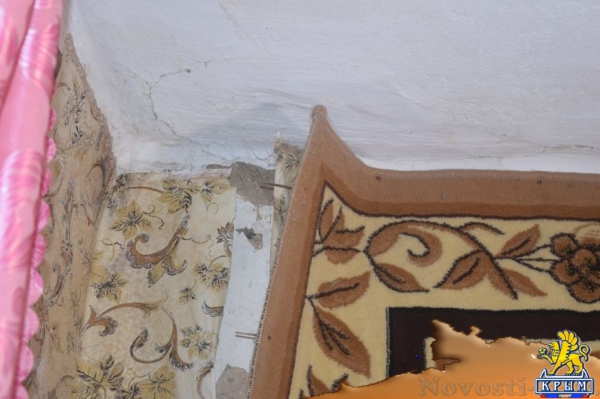 Жильцам симферопольского общежития пообещали отремонтировать протекающую крышу до 25 декабря (ФОТО) - «Симферополь»