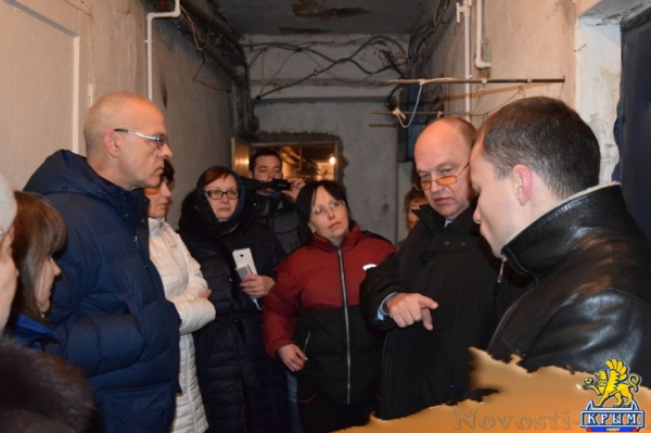 Жильцам симферопольского общежития пообещали отремонтировать протекающую крышу до 25 декабря (ФОТО) - «Симферополь»