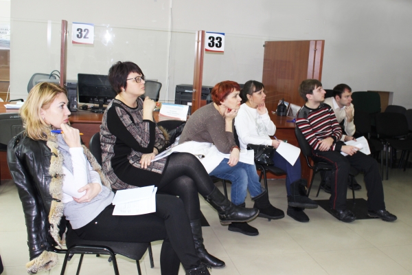 Специалисты Госкомрегистра проводят обучение сотрудников МФЦ новому программному обеспечению по приему документов - «Госкомрегистр» Специалисты Госкомрегистра проводят обучение сотрудников МФЦ новому программному обеспечению по приему документов - «Госкомрегистр»