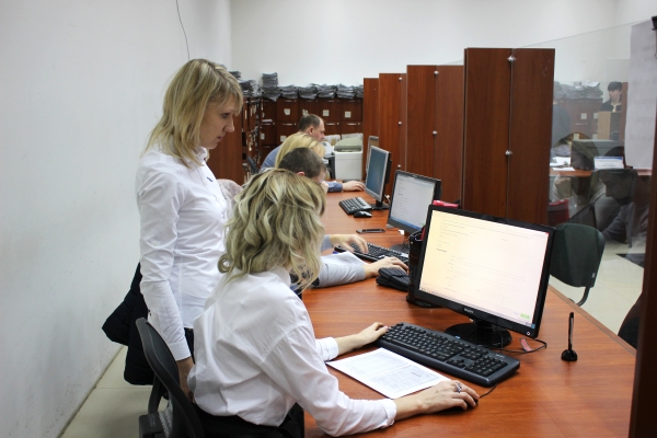 Специалисты Госкомрегистра проводят обучение сотрудников МФЦ новому программному обеспечению по приему документов - «Госкомрегистр» Специалисты Госкомрегистра проводят обучение сотрудников МФЦ новому программному обеспечению по приему документов - «Госкомрегистр»