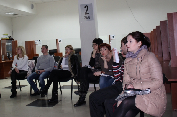 Специалисты Госкомрегистра проводят обучение сотрудников МФЦ новому программному обеспечению по приему документов - «Госкомрегистр» Специалисты Госкомрегистра проводят обучение сотрудников МФЦ новому программному обеспечению по приему документов - «Госкомрегистр»