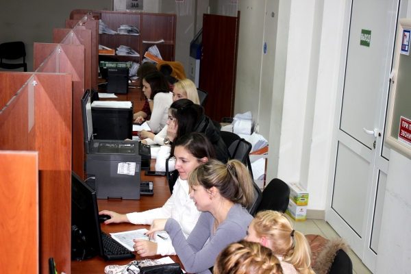 Специалисты Госкомрегистра проводят обучение сотрудников МФЦ новому программному обеспечению по приему документов - «Госкомрегистр» Специалисты Госкомрегистра проводят обучение сотрудников МФЦ новому программному обеспечению по приему документов - «Госкомрегистр»