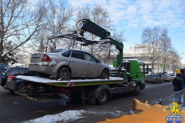 Служба принудительной эвакуации автотранспорта официально начала работу в Симферополе – «Гортранссервис» (ФОТО) - «Возвращение в Россию» Служба принудительной эвакуации автотранспорта официально начала работу в Симферополе – «Гортранссервис» (ФОТО) - «Возвращение в Россию»