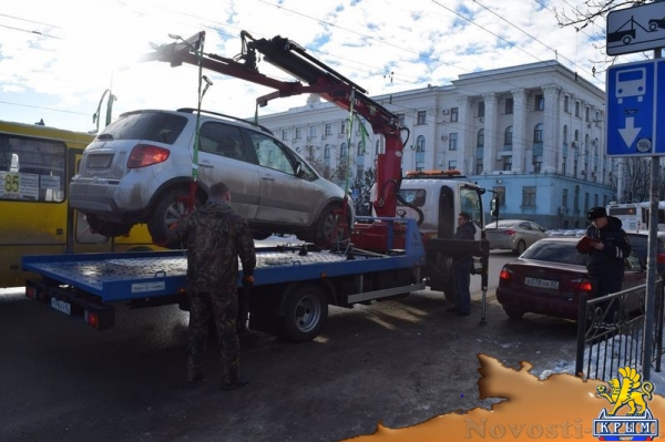 Служба принудительной эвакуации автотранспорта официально начала работу в Симферополе – «Гортранссервис» (ФОТО) - «Возвращение в Россию» Служба принудительной эвакуации автотранспорта официально начала работу в Симферополе – «Гортранссервис» (ФОТО) - «Возвращение в Россию»
