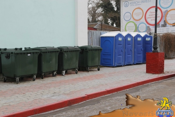 На центральной площади в Керчи установили биотуалеты - «Керчь»