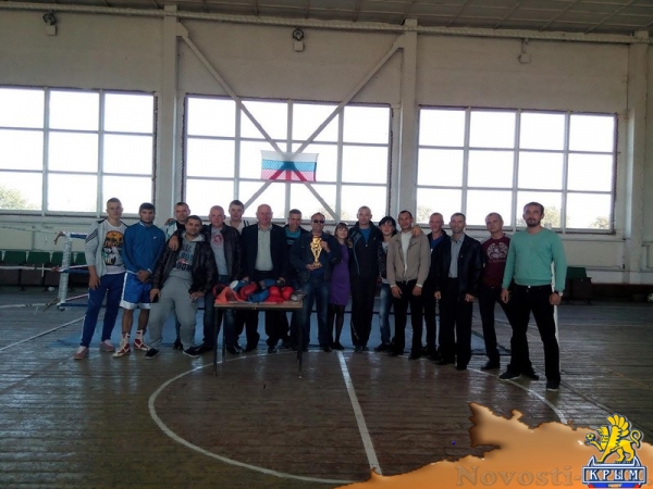 В Чистополье полсотни детей и взрослых выгоняют из единственного спортивного зала - «Керчь»