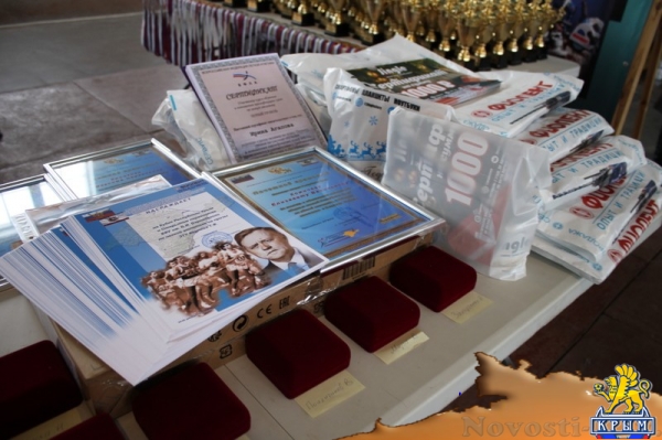 Крымская федерация лёгкой атлетики провела заключительные соревнования сезона-2016 и наградила лучших спортсменов, тренеров и функционеров уходящего года (ФОТО) - «Спорт Крыма»