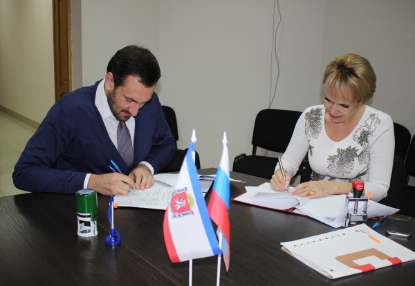 Прием и выдача документов по услугам Госкомрегистра в МФЦ продлены ещё на два года— Александр Спиридонов - «Госкомрегистр»