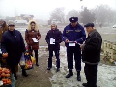 Сотрудники ГКУ РК «Пожарная охрана Республики Крым» проводят комплекс профилактических мероприятий в период новогодних праздников - «МЧС» Сотрудники ГКУ РК «Пожарная охрана Республики Крым» проводят комплекс профилактических мероприятий в период новогодних праздников - «МЧС»