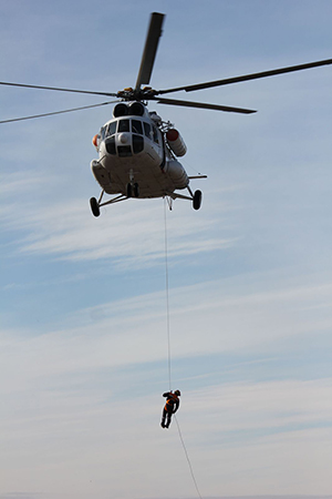 «КРЫМ-СПАС» продолжает принимать участие в учебных тренировках по беспарашютному десантированию - «МЧС» «КРЫМ-СПАС» продолжает принимать участие в учебных тренировках по беспарашютному десантированию - «МЧС»