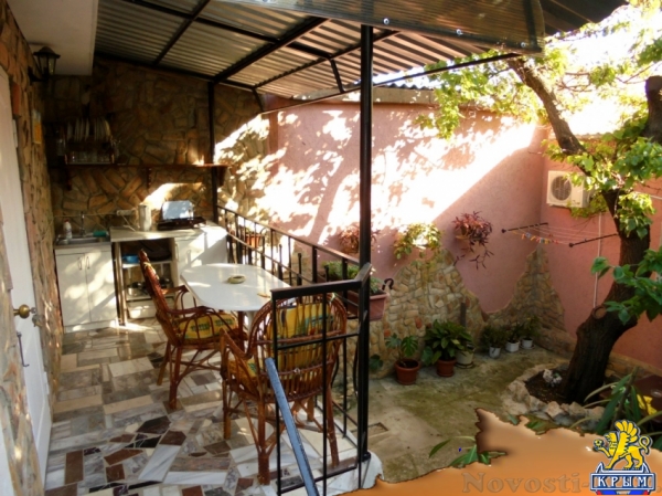 Отдых в Феодосии. Уютный домик с террасой на 2-5 человек в Феодосии. Отдых в Крыму 2017 - жильё в Крыму без посредников - «Отдых в Феодосии»