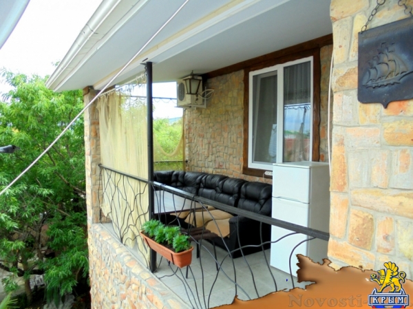 Отдых в Феодосии. Двухкомнатный домик с террасой на 3-7 человек в Феодосии. Отдых в Крыму 2017 - жильё в Крыму без посредников - «Отдых в Феодосии» Отдых в Феодосии. Двухкомнатный домик с террасой на 3-7 человек в Феодосии. Отдых в Крыму 2017 - жильё в Крыму без посредников - «Отдых в Феодосии»