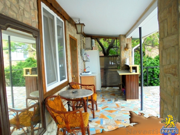 Отдых в Феодосии. Двухкомнатный домик с террасой на 3-7 человек в Феодосии. Отдых в Крыму 2017 - жильё в Крыму без посредников - «Отдых в Феодосии» Отдых в Феодосии. Двухкомнатный домик с террасой на 3-7 человек в Феодосии. Отдых в Крыму 2017 - жильё в Крыму без посредников - «Отдых в Феодосии»