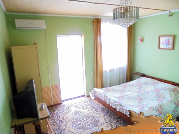 Отдых в Феодосии. Двухкомнатный домик с террасой на 3-7 человек в Феодосии. Отдых в Крыму 2017 - жильё в Крыму без посредников - «Отдых в Феодосии» Отдых в Феодосии. Двухкомнатный домик с террасой на 3-7 человек в Феодосии. Отдых в Крыму 2017 - жильё в Крыму без посредников - «Отдых в Феодосии»