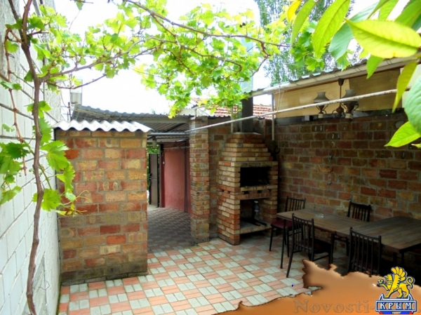 Отдых в Феодосии. Отдельный трехкомнатный дом со своим закрытым двором и гаражом, без хозяев, в Феодосии. Отдых в Крыму 2017 - жильё в Крыму без посредников - «Отдых в Феодосии»