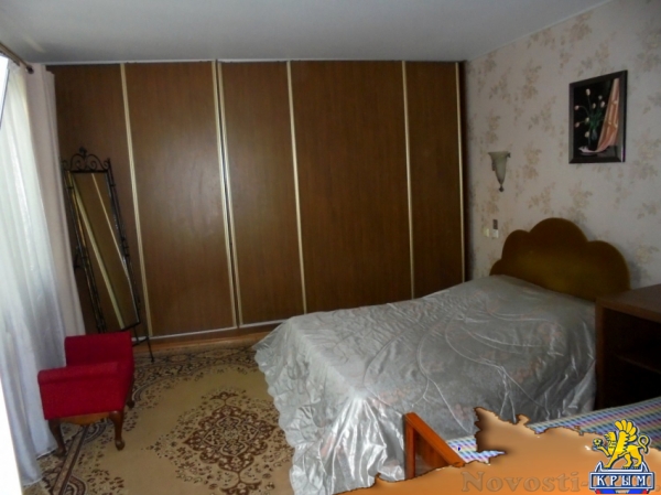 Отдых в Феодосии. Четырехкомнатный двухэтажный дом в Феодосии. Отдых в Крыму 2017 - жильё в Крыму без посредников - «Отдых в Феодосии» Отдых в Феодосии. Четырехкомнатный двухэтажный дом в Феодосии. Отдых в Крыму 2017 - жильё в Крыму без посредников - «Отдых в Феодосии»