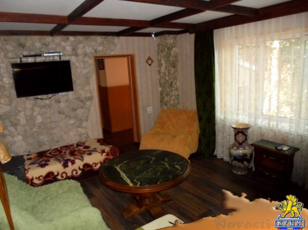 Отдых в Феодосии. Четырехкомнатный двухэтажный дом в Феодосии. Отдых в Крыму 2017 - жильё в Крыму без посредников - «Отдых в Феодосии» Отдых в Феодосии. Четырехкомнатный двухэтажный дом в Феодосии. Отдых в Крыму 2017 - жильё в Крыму без посредников - «Отдых в Феодосии»