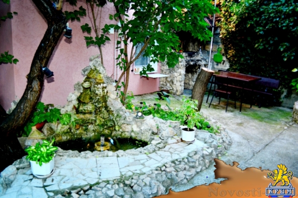 Отдых в Феодосии. Двухкомнатный домик с беседкой на 3-5 человек в Феодосии. Отдых в Крыму 2017 - жильё в Крыму без посредников - «Отдых в Феодосии» Отдых в Феодосии. Двухкомнатный домик с беседкой на 3-5 человек в Феодосии. Отдых в Крыму 2017 - жильё в Крыму без посредников - «Отдых в Феодосии»