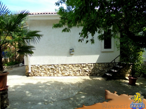 Отдых в Феодосии. Двухкомнатный домик с беседкой на 3-5 человек в Феодосии. Отдых в Крыму 2017 - жильё в Крыму без посредников - «Отдых в Феодосии» Отдых в Феодосии. Двухкомнатный домик с беседкой на 3-5 человек в Феодосии. Отдых в Крыму 2017 - жильё в Крыму без посредников - «Отдых в Феодосии»