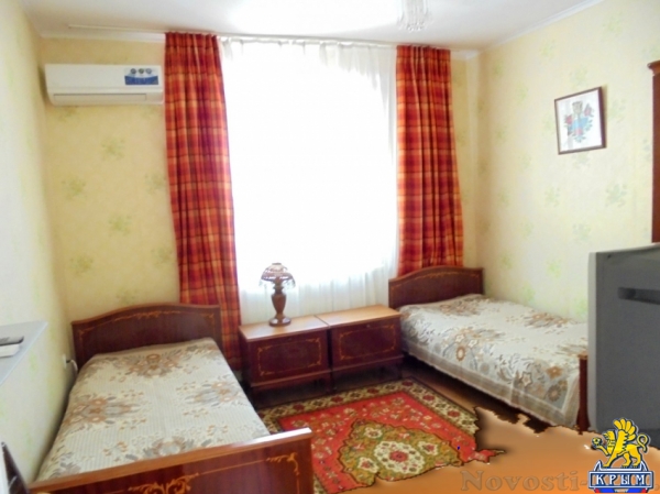 Отдых в Феодосии. Двухкомнатный домик с беседкой на 3-5 человек в Феодосии. Отдых в Крыму 2017 - жильё в Крыму без посредников - «Отдых в Феодосии» Отдых в Феодосии. Двухкомнатный домик с беседкой на 3-5 человек в Феодосии. Отдых в Крыму 2017 - жильё в Крыму без посредников - «Отдых в Феодосии»