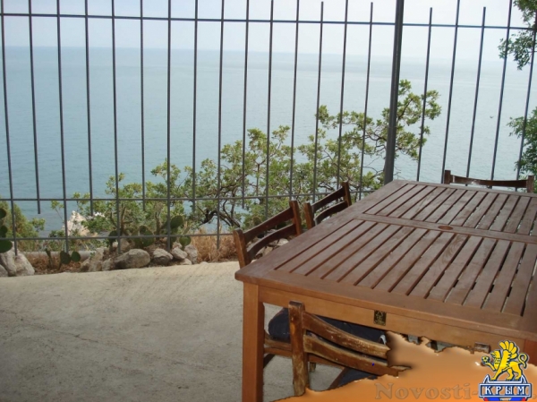 Отдых в Ялте. Сдаётся отдельно стоящий домик над морем. Кастрополь(район Фороса). Отдых в Крыму 2017 - жильё в Крыму без посредников - «Отдых в Ялте»