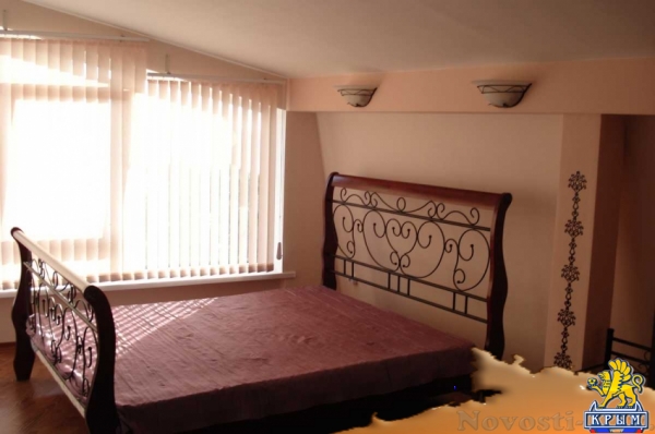 Отдых в Ялте. Сдаётся 3 этаж частного дома в Кастрополе. Шикарный вид из всех окон на море, горы. Отдых в Крыму 2017 - жильё в Крыму без посредников - «Отдых в Ялте»