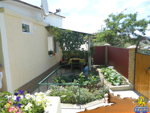 Отдых в Судаке. Сдаю 2-х ком. дом в Судаке с двориком, вид на море Отдых в Крыму 2017 - жильё в Крыму без посредников - «Отдых в Судаке»