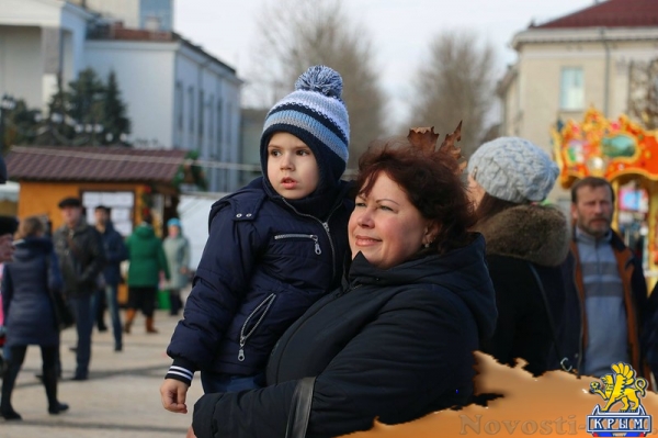 Керчане пели и водили хороводы - «Керчь»