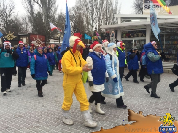 В Евпатории на Рождество "моржи" искупались в "теплом" море (ФОТОФАКТ) - «Симферополь»