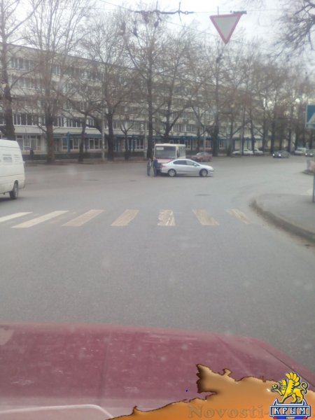 В Симферополе рейсовый автобус протаранил легковушку (ФОТО) - «Симферополь»