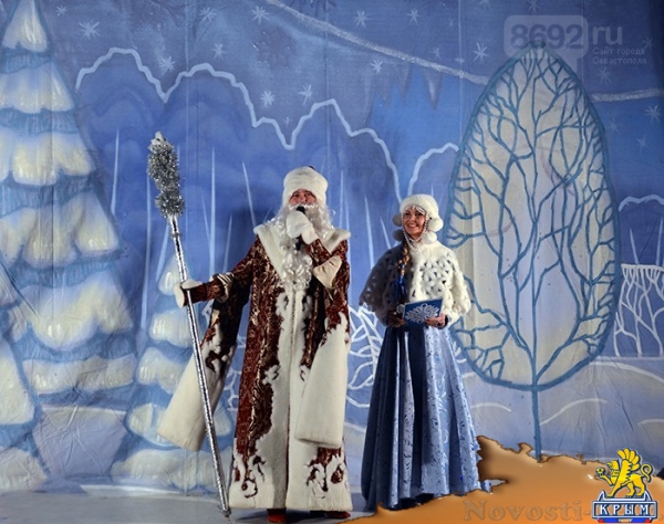 Засверкала волшебными огнями новогодняя елка КИЦ  - «Культура»