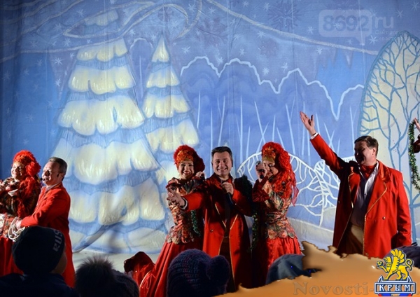 Засверкала волшебными огнями новогодняя елка КИЦ  - «Культура»