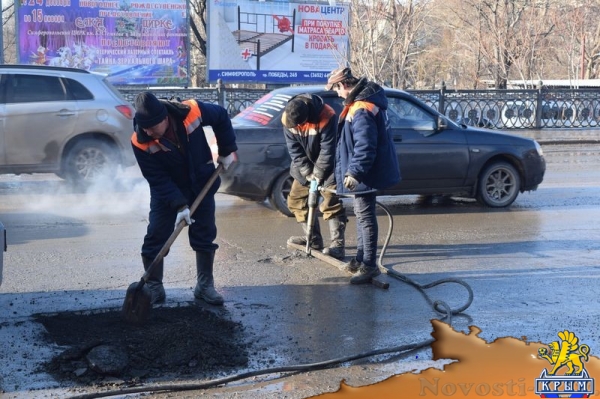 Симферопольские дорожники вышли на ремонт проезжей части – самые большие ямы обещают устранить за две недели (ФОТО) - «Общество Крыма»