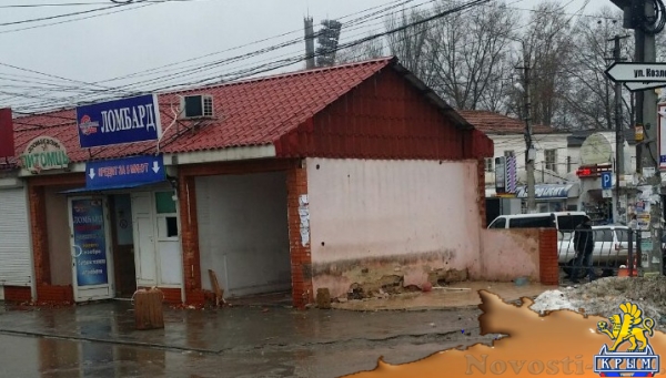Предприниматели добровольно разбирают капитальные строения у входа в Центральный рынок Симферополя (ФОТО) - «Политика Крыма»