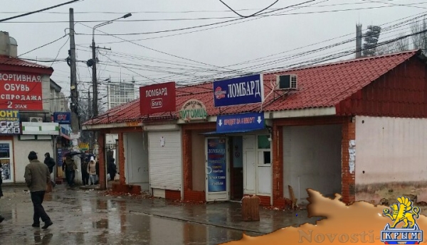 Предприниматели добровольно разбирают капитальные строения у входа в Центральный рынок Симферополя (ФОТО) - «Политика Крыма»